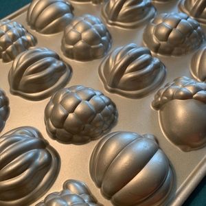 NordicWare Harvest Cakelet Pan